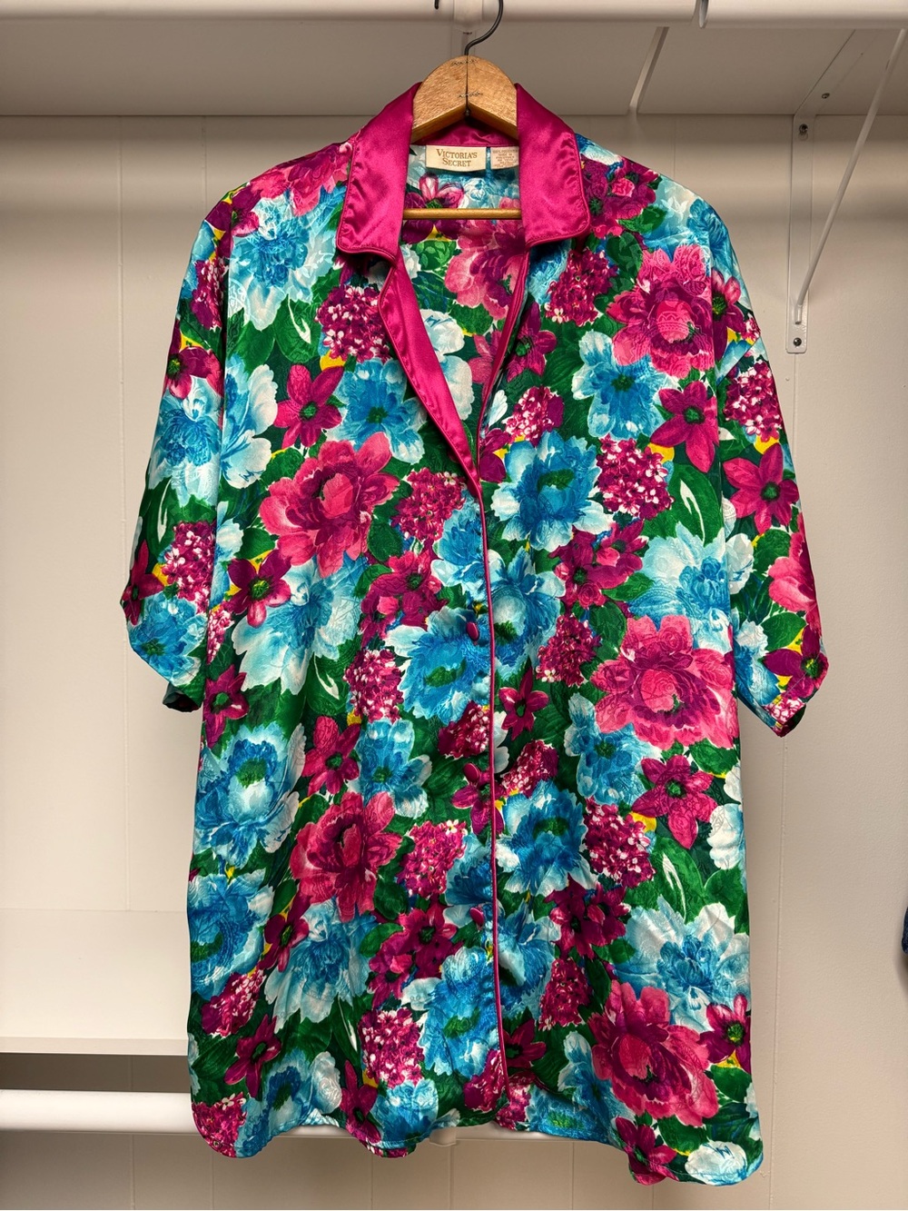 Vintage Victoria’s Secret Gold Label Satin Night Shirt Sleep Shirt Size M/L